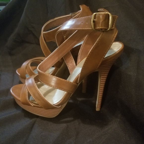 Sandals - Picture 2 of 3